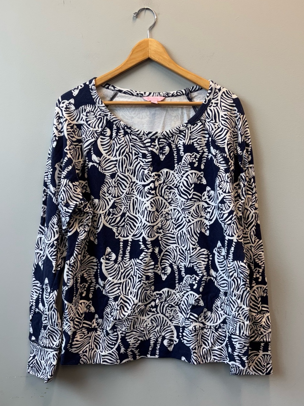 Lilly Pulitzer XL Kingsley Sweatershirt I Herd You navy Blue White Zebra Print